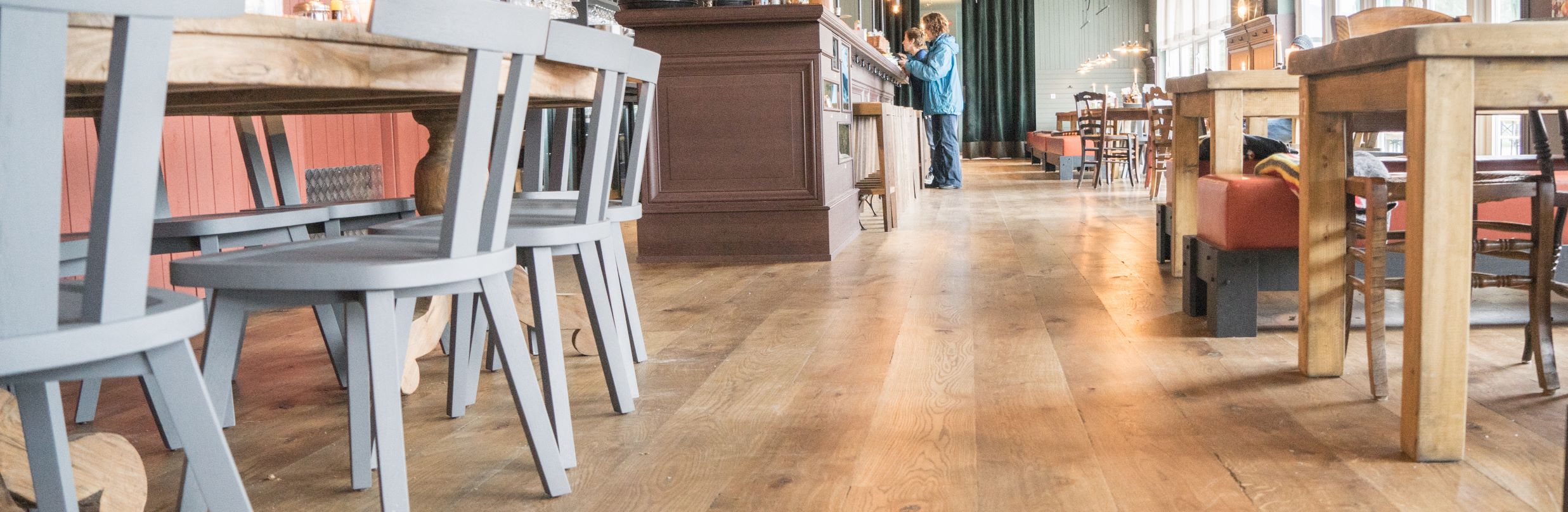 Houten vloer Groningen showroom vol met parket en houten vloeren van de Vloerderij